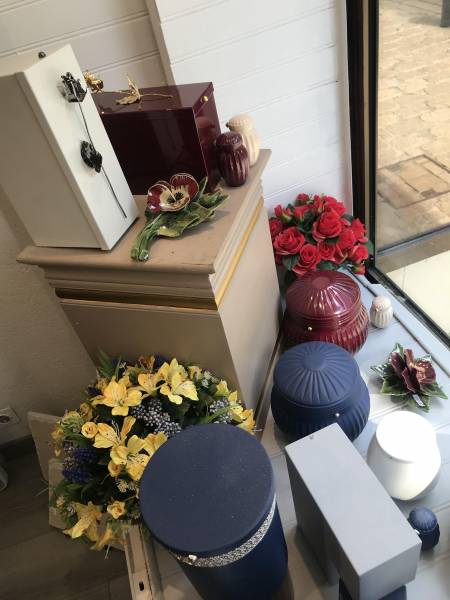 Grand choix de cercueils et articles funéraires à Vence